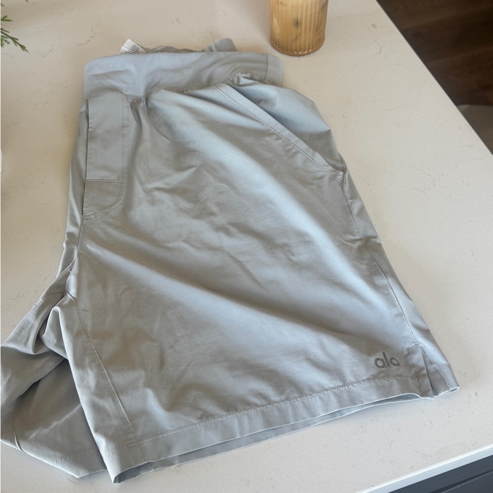 Alo Men’s 7 Inch Athletic Shorts